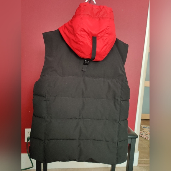 Canada Goose Vest with Removable Hoody - Picture 3 of 10